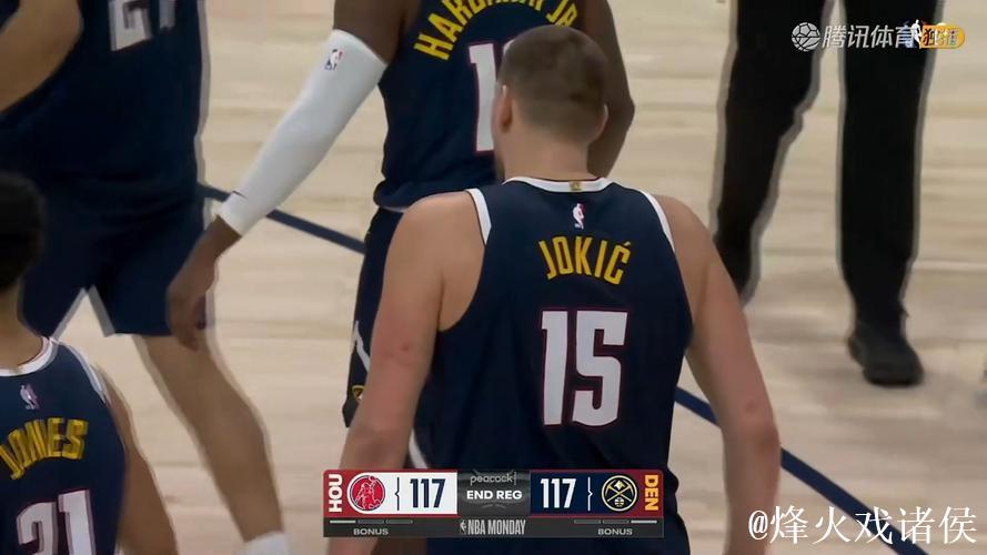 约基奇弧顶远投偏出,比赛拖入加时 约基奇弧顶远投偏出,比赛拖入加时